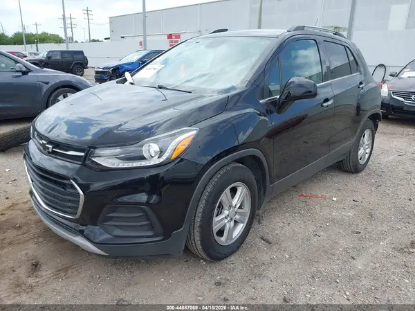 3GNCJLSB0KL311953 2019 CHEVROLET TRAX - Image 2