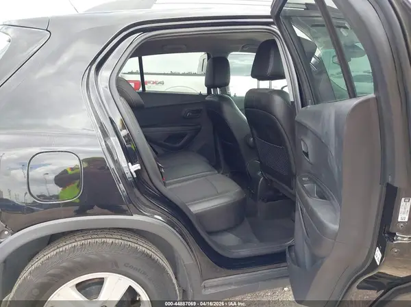 3GNCJLSB0KL311953 2019 CHEVROLET TRAX - Image 8