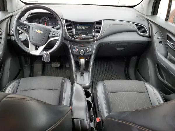 3GNCJLSB0KL321415 2019 CHEVROLET TRAX - Image 8