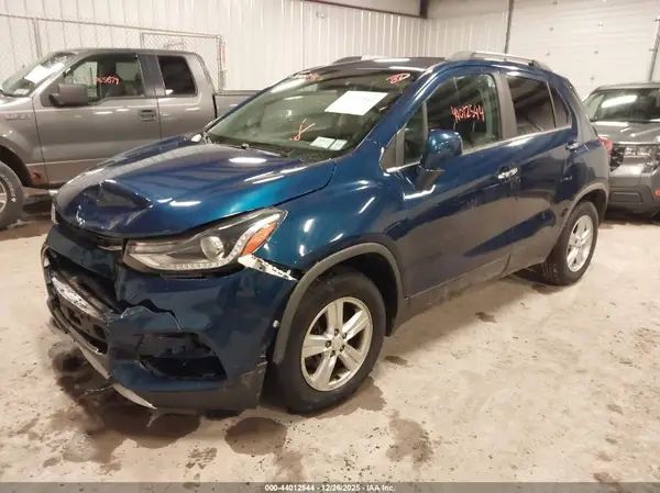 3GNCJLSB0KL322841 2019 CHEVROLET TRAX - Image 2