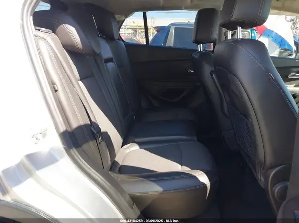 3GNCJLSB0KL341616 2019 CHEVROLET TRAX - Image 8