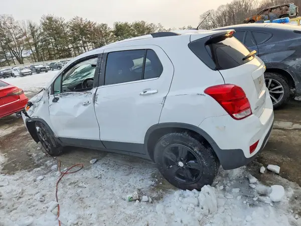 3GNCJLSB0KL343253 2019 CHEVROLET TRAX - Image 2