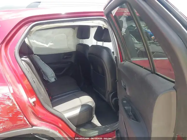 3GNCJLSB0KL346749 2019 CHEVROLET TRAX - Image 8