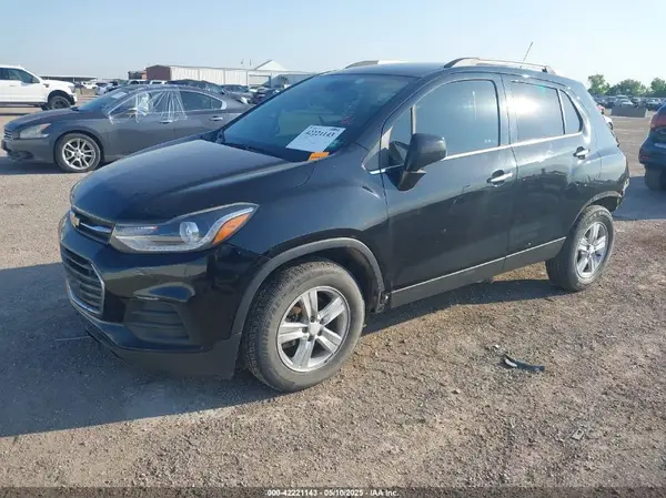 3GNCJLSB0KL372560 2019 CHEVROLET TRAX - Image 2