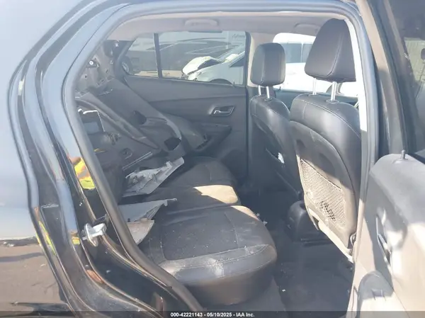 3GNCJLSB0KL372560 2019 CHEVROLET TRAX - Image 8