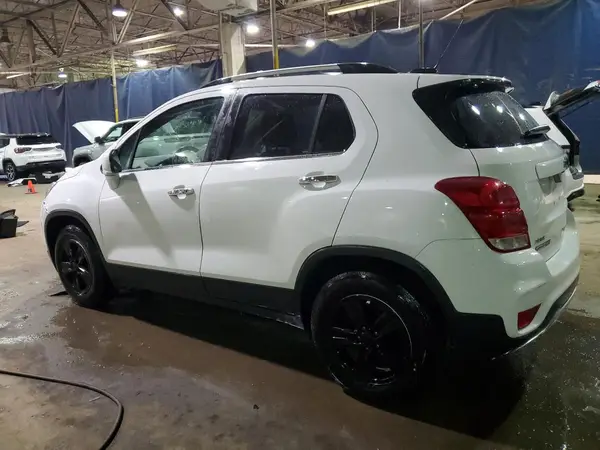3GNCJLSB0KL401605 2019 CHEVROLET TRAX - Image 2
