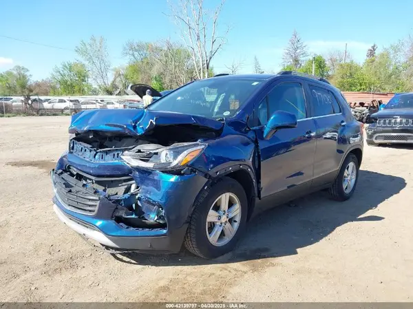 3GNCJLSB0LL109700 2020 CHEVROLET TRAX - Image 2