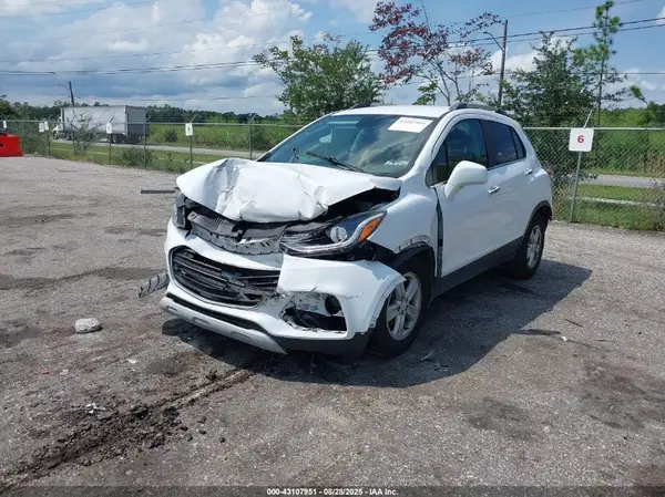 3GNCJLSB0LL130448 2020 CHEVROLET TRAX - Image 2
