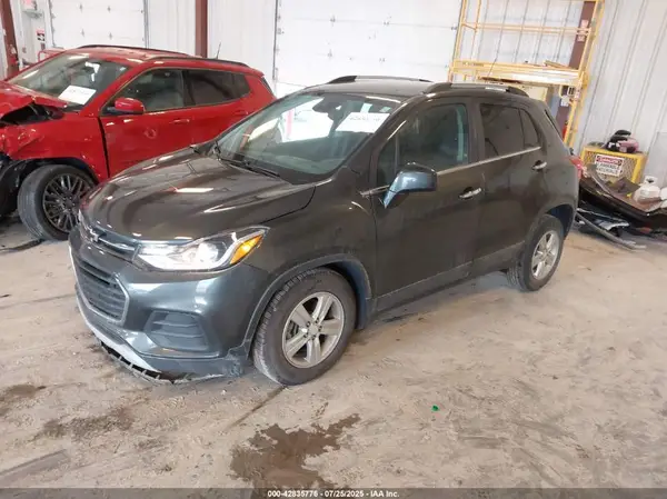 3GNCJLSB0LL130868 2020 CHEVROLET TRAX - Image 2