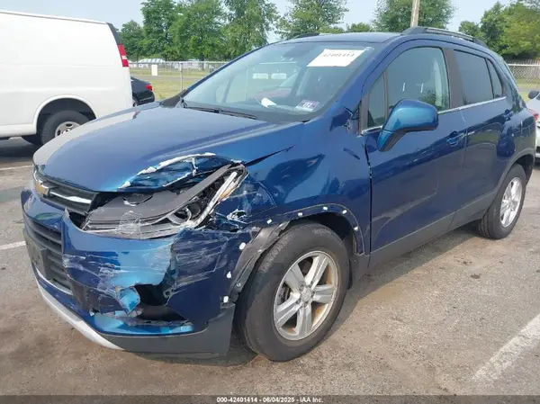 3GNCJLSB0LL132779 2020 CHEVROLET TRAX - Image 2