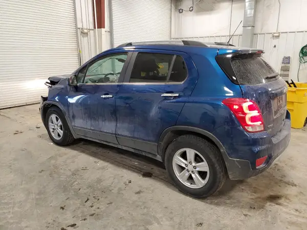 3GNCJLSB0LL136055 2020 CHEVROLET TRAX - Image 2