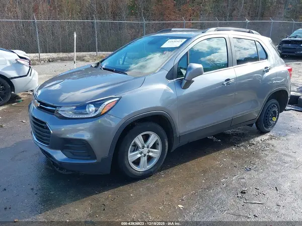 3GNCJLSB0LL164731 2020 CHEVROLET TRAX - Image 2