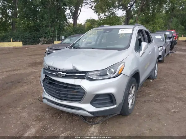 3GNCJLSB0LL189337 2020 CHEVROLET TRAX - Image 2