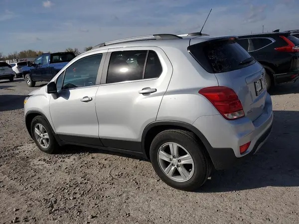 3GNCJLSB0LL203057 2020 CHEVROLET TRAX - Image 2