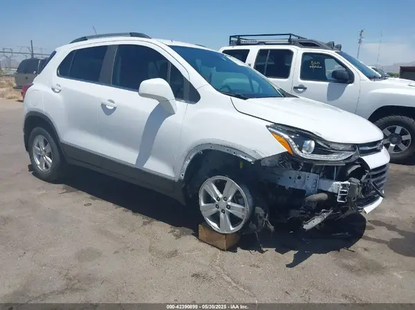 3GNCJLSB0LL215581 2020 CHEVROLET TRAX - Image 1