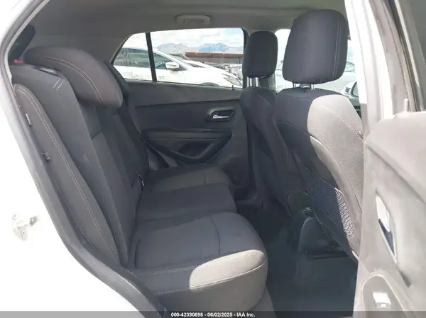 3GNCJLSB0LL215581 2020 CHEVROLET TRAX - Image 8