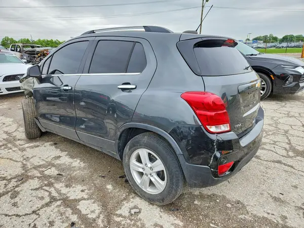3GNCJLSB0LL250010 2020 CHEVROLET TRAX - Image 2