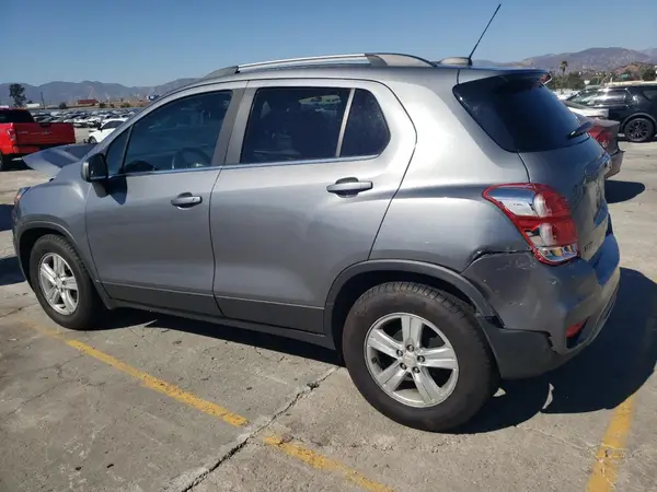 3GNCJLSB0LL275375 2020 CHEVROLET TRAX - Image 2