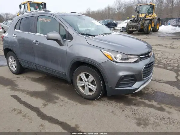 3GNCJLSB0LL281094 2020 CHEVROLET TRAX - Image 1