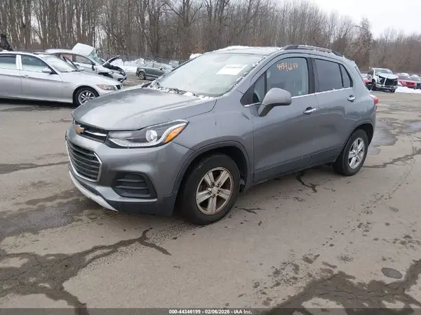 3GNCJLSB0LL281094 2020 CHEVROLET TRAX - Image 2