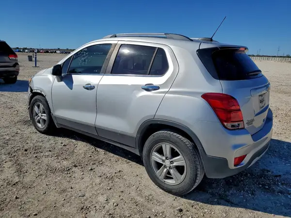 3GNCJLSB0LL283959 2020 CHEVROLET TRAX - Image 2
