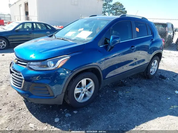 3GNCJLSB0LL285159 2020 CHEVROLET TRAX - Image 2