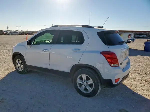 3GNCJLSB0LL286585 2020 CHEVROLET TRAX - Image 2