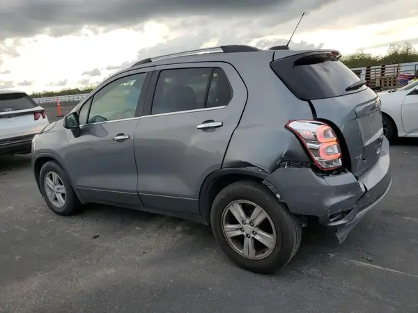 3GNCJLSB0LL301263 2020 CHEVROLET TRAX - Image 2