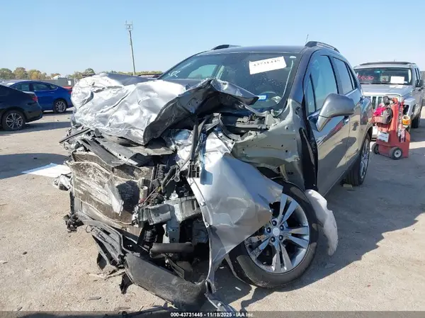 3GNCJLSB0LL308486 2020 CHEVROLET TRAX - Image 2