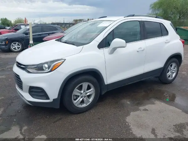 3GNCJLSB0LL310268 2020 CHEVROLET TRAX - Image 2