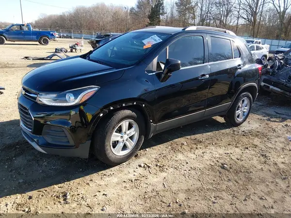 3GNCJLSB0LL328219 2020 CHEVROLET TRAX - Image 2