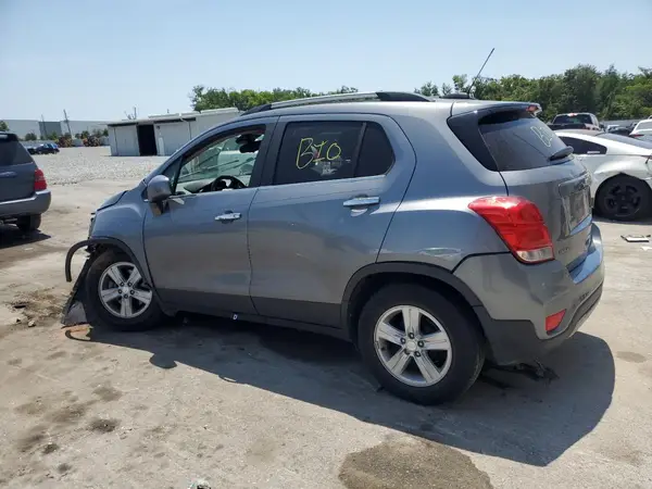 3GNCJLSB0LL331685 2020 CHEVROLET TRAX - Image 2