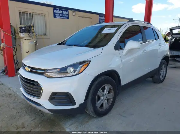 3GNCJLSB0LL332612 2020 CHEVROLET TRAX - Image 2