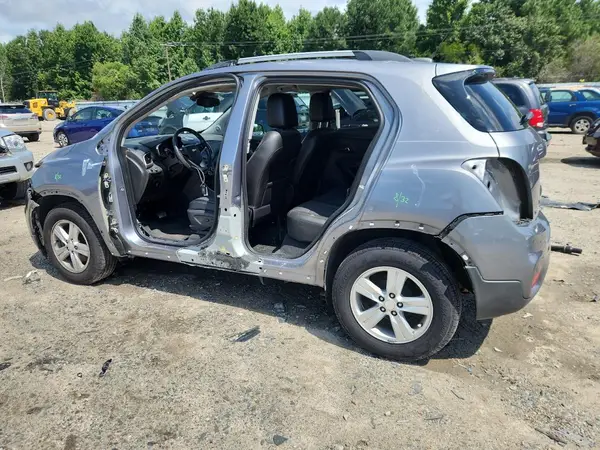 3GNCJLSB0LL333212 2020 CHEVROLET TRAX - Image 2