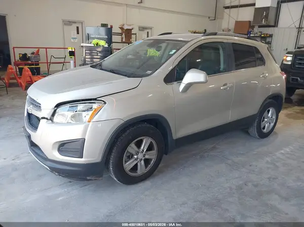 3GNCJLSB1GL239247 2016 CHEVROLET TRAX - Image 2