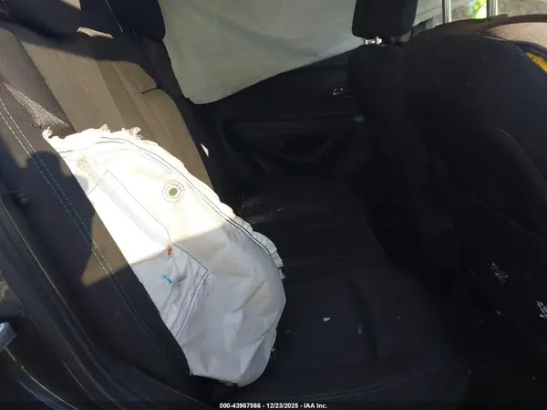 3GNCJLSB1GL270563 2016 CHEVROLET TRAX - Image 8