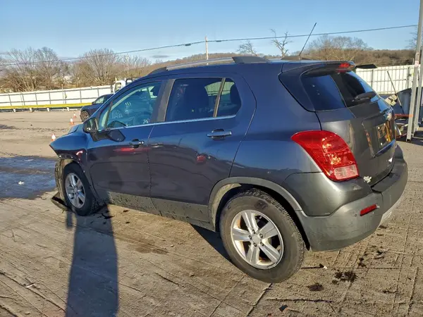 3GNCJLSB1GL279716 2016 CHEVROLET TRAX - Image 2