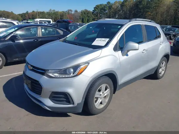 3GNCJLSB1HL132023 2017 CHEVROLET TRAX - Image 2