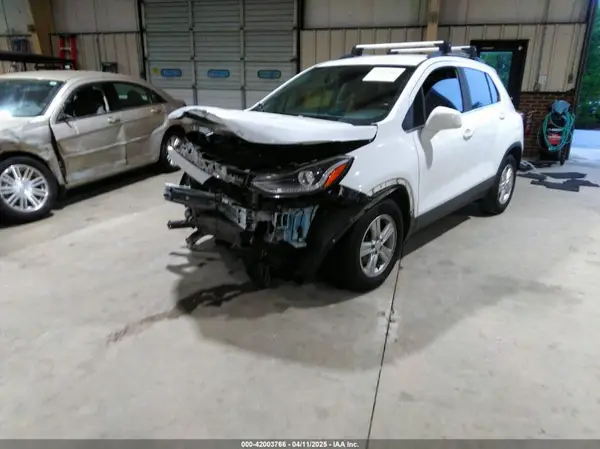 3GNCJLSB1HL150781 2017 CHEVROLET TRAX - Image 2