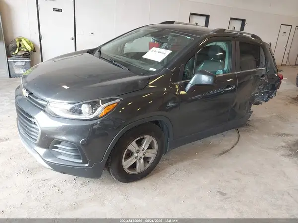3GNCJLSB1HL162087 2017 CHEVROLET TRAX - Image 2