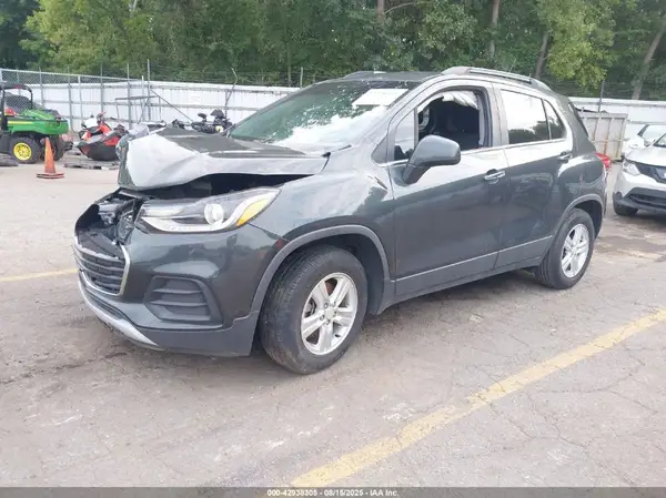 3GNCJLSB1HL184073 2017 CHEVROLET TRAX - Image 2