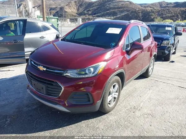 3GNCJLSB1HL185420 2017 CHEVROLET TRAX - Image 2