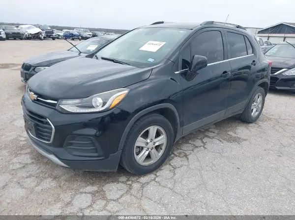 3GNCJLSB1HL252131 2017 CHEVROLET TRAX - Image 2