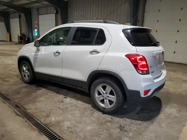 3GNCJLSB1HL272394 2017 CHEVROLET TRAX - Image 2