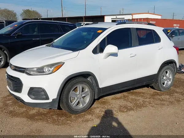 3GNCJLSB1JL187786 2018 CHEVROLET TRAX - Image 2