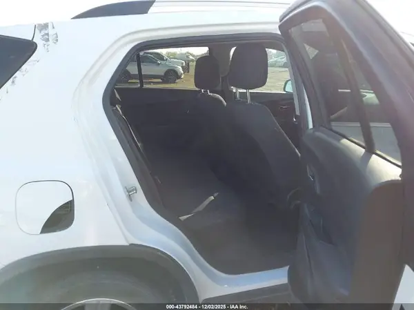 3GNCJLSB1JL187786 2018 CHEVROLET TRAX - Image 8
