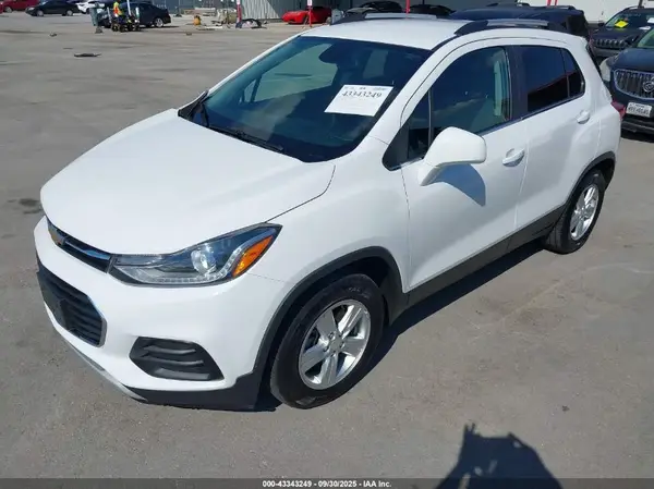 3GNCJLSB1JL189327 2018 CHEVROLET TRAX - Image 2