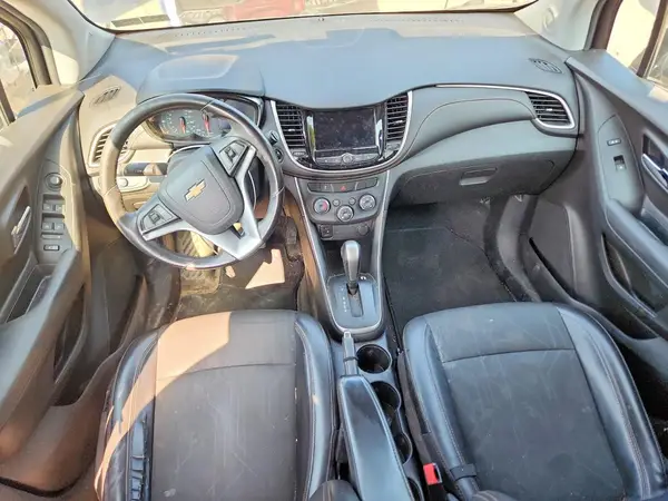 3GNCJLSB1JL215697 2018 CHEVROLET TRAX - Image 8