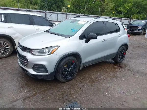 3GNCJLSB1JL275382 2018 CHEVROLET TRAX - Image 2