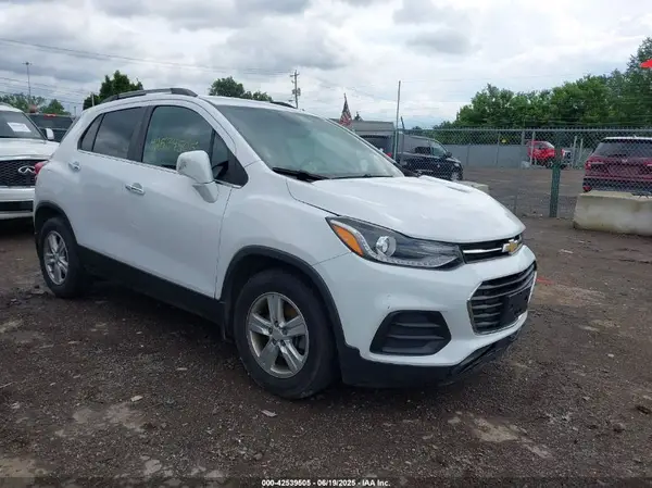 3GNCJLSB1JL285667 2018 CHEVROLET TRAX - Image 1